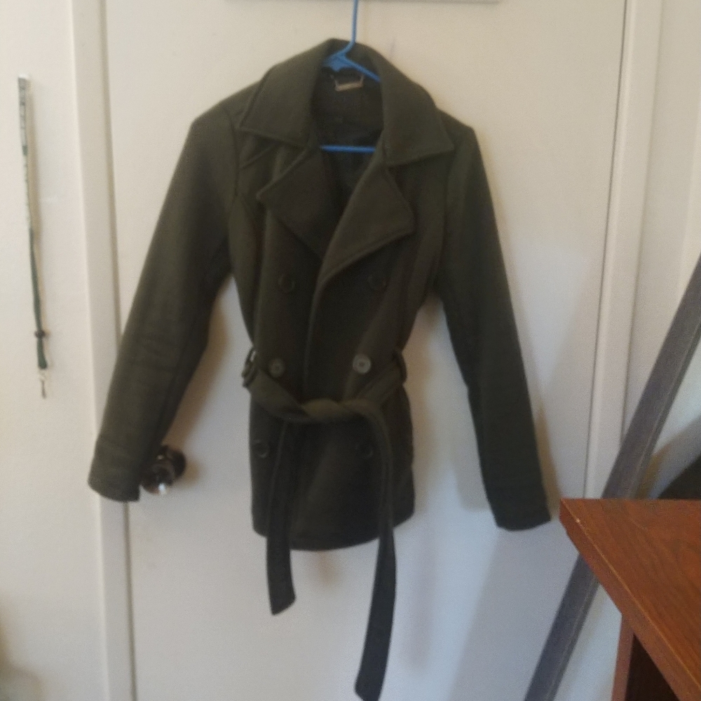 Green pea coat